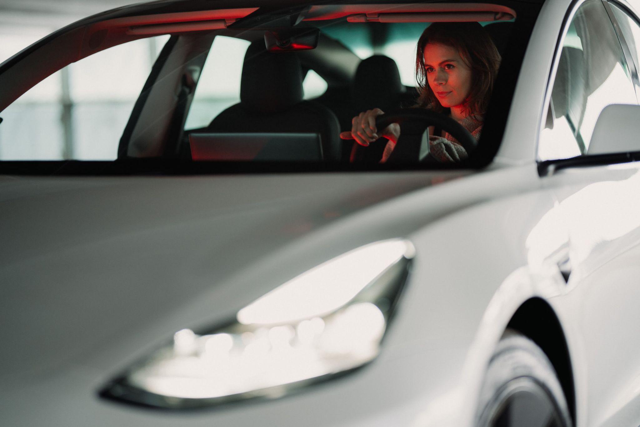 Why is Car Insurance Less Expensive for Women? Pretty