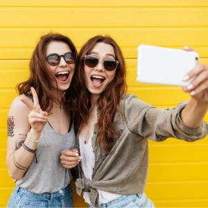 iPhone 17 or Samsung Galaxy